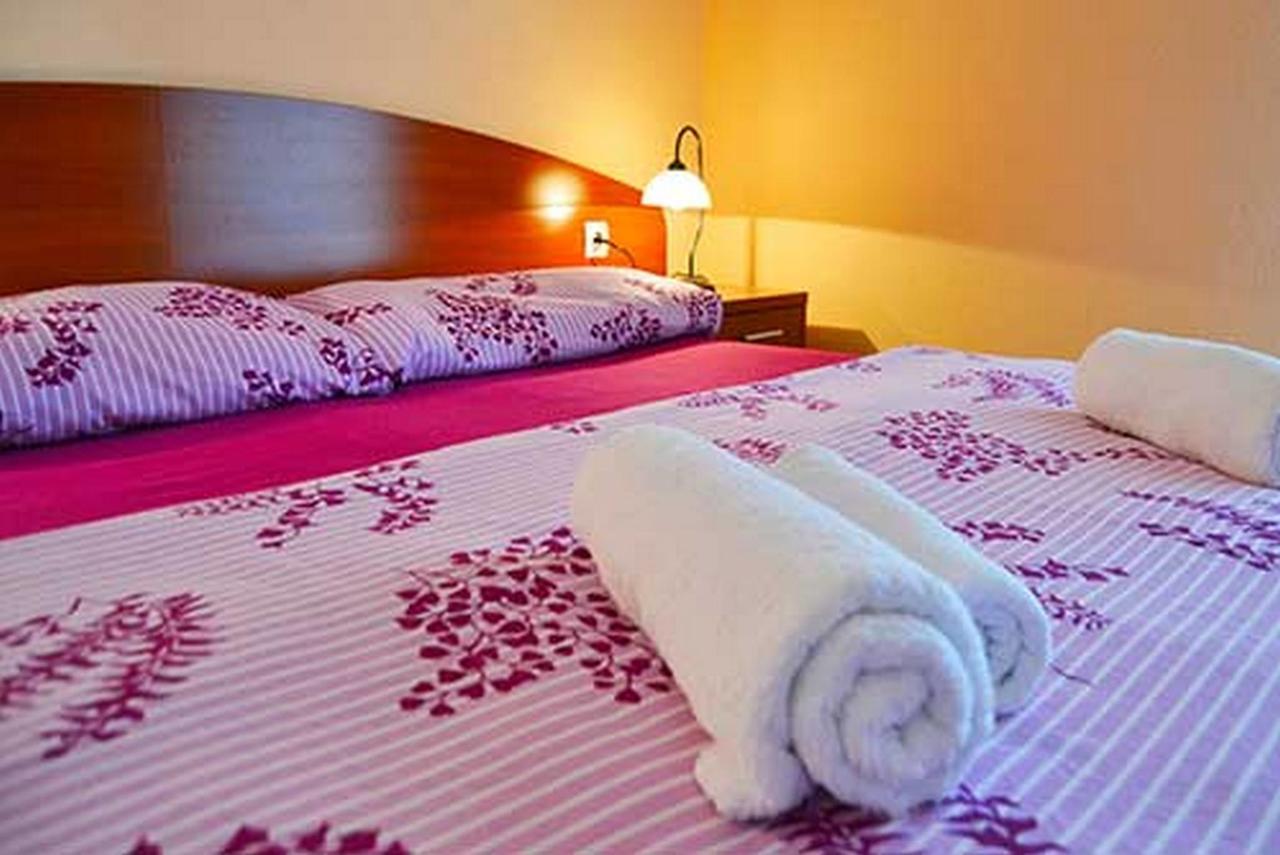 Apartments Barisic Hrvatskih Zrtava 404 Seget Vranjica Trogir Zewnętrze zdjęcie