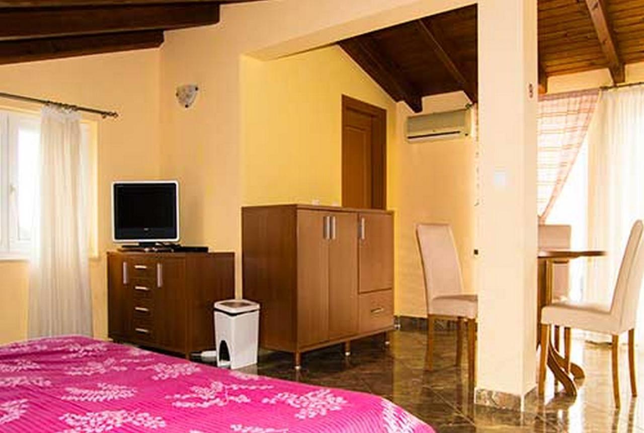Apartments Barisic Hrvatskih Zrtava 404 Seget Vranjica Trogir Zewnętrze zdjęcie