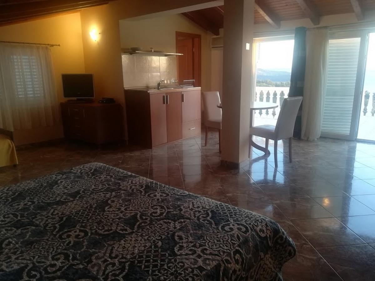 Apartments Barisic Hrvatskih Zrtava 404 Seget Vranjica Trogir Zewnętrze zdjęcie