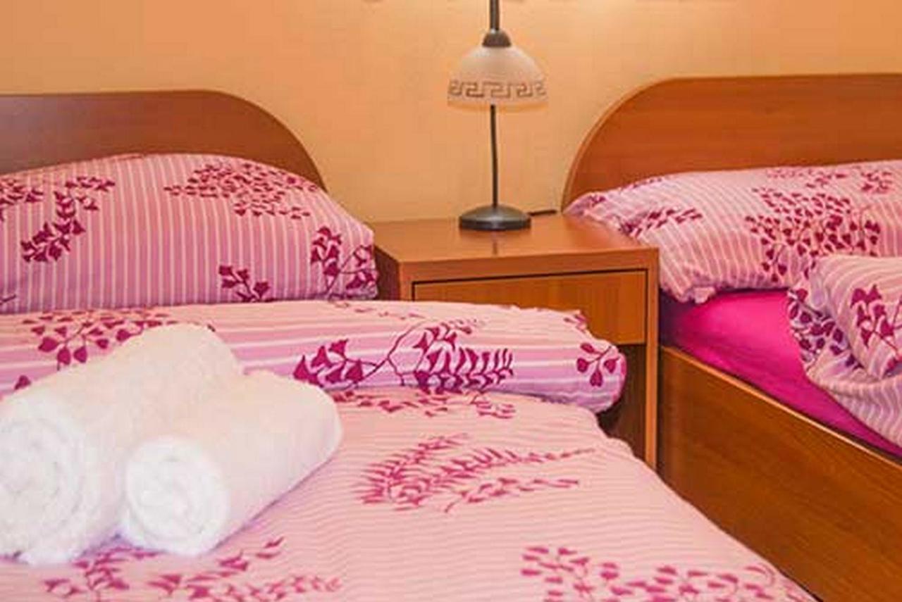 Apartments Barisic Hrvatskih Zrtava 404 Seget Vranjica Trogir Zewnętrze zdjęcie