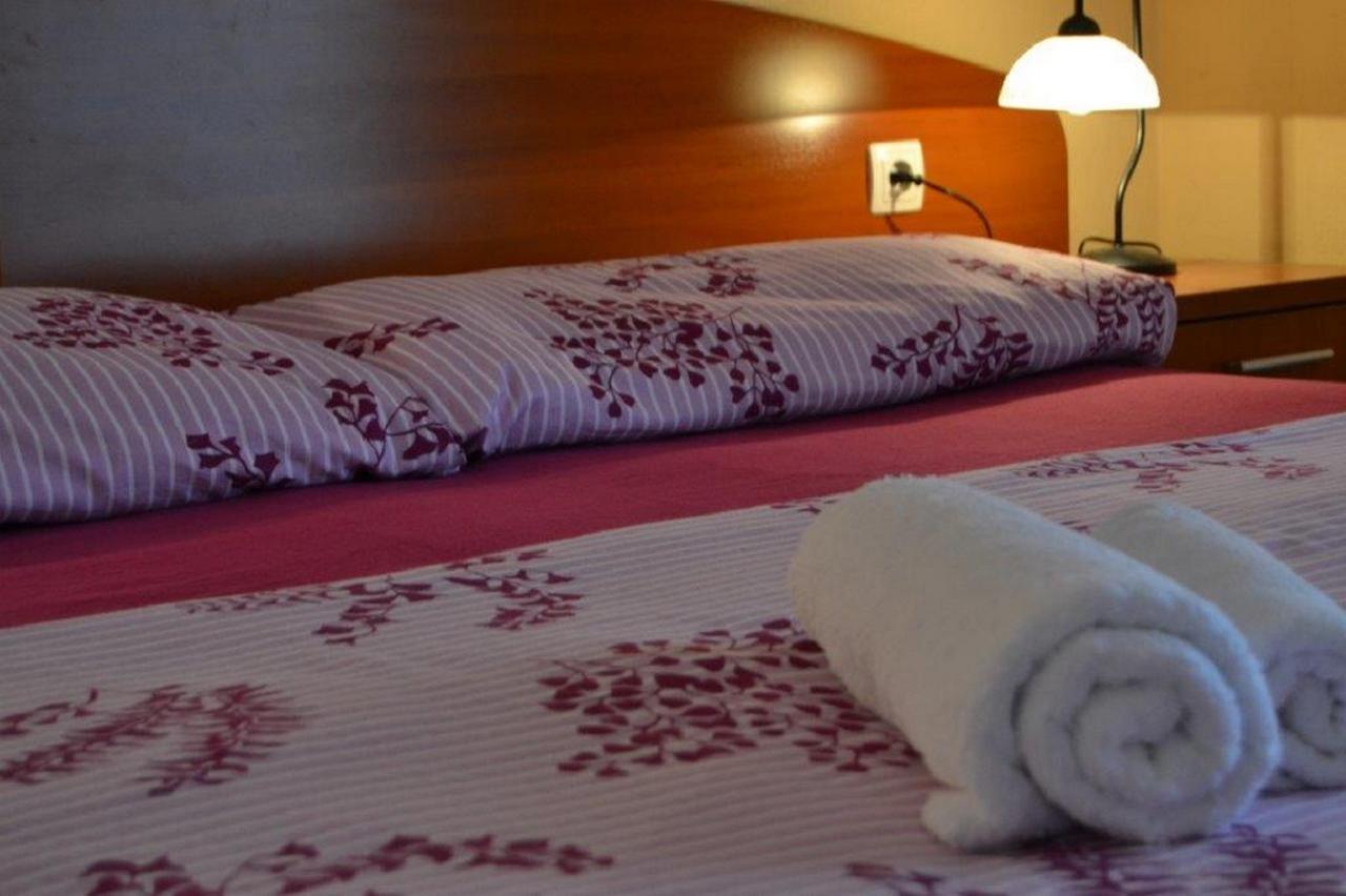 Apartments Barisic Hrvatskih Zrtava 404 Seget Vranjica Trogir Zewnętrze zdjęcie